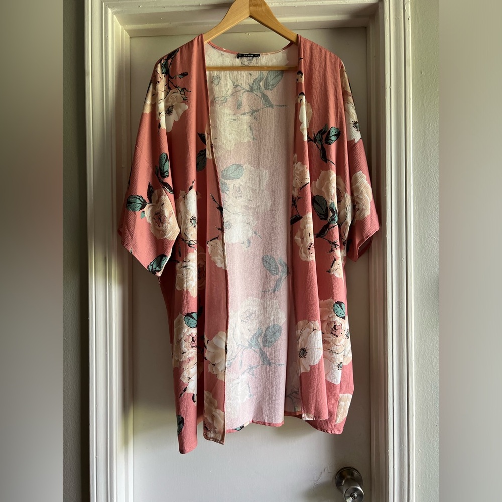 SHEIN Pink Floral Women’s Kimono